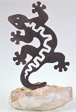 Metal Gecko Sculpture